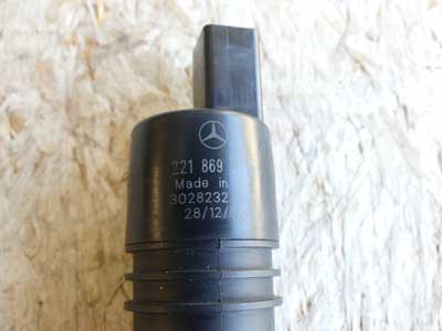 Mercedes Windshield Washer Pump 22186901215